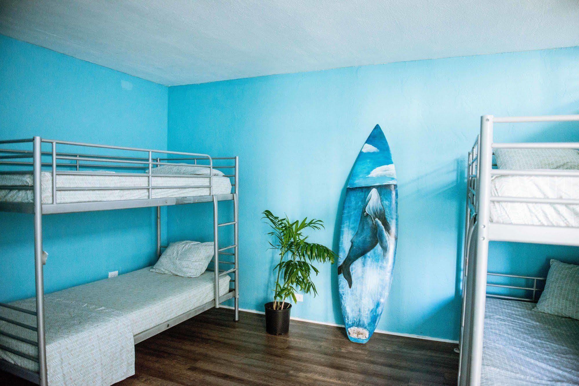 Polynesian Hostel Beach Club Гонолулу Экстерьер фото